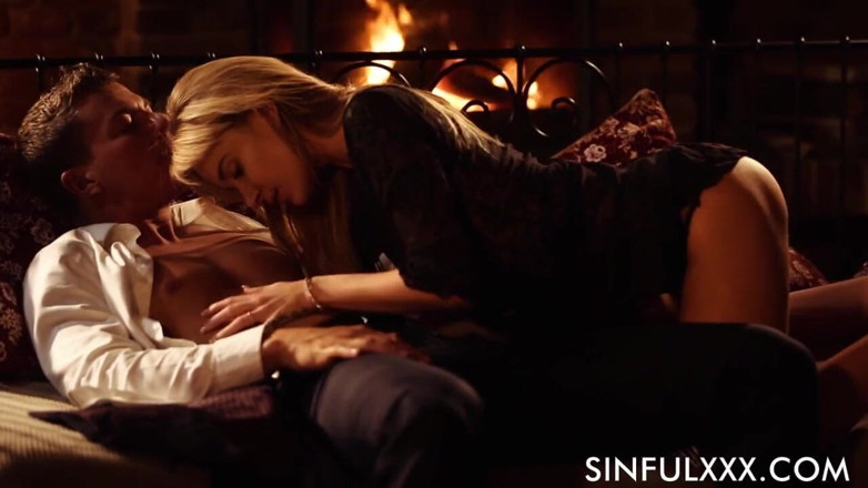 Sinfulxxx: Romantic fire place sex 作成者: SinfulXXX