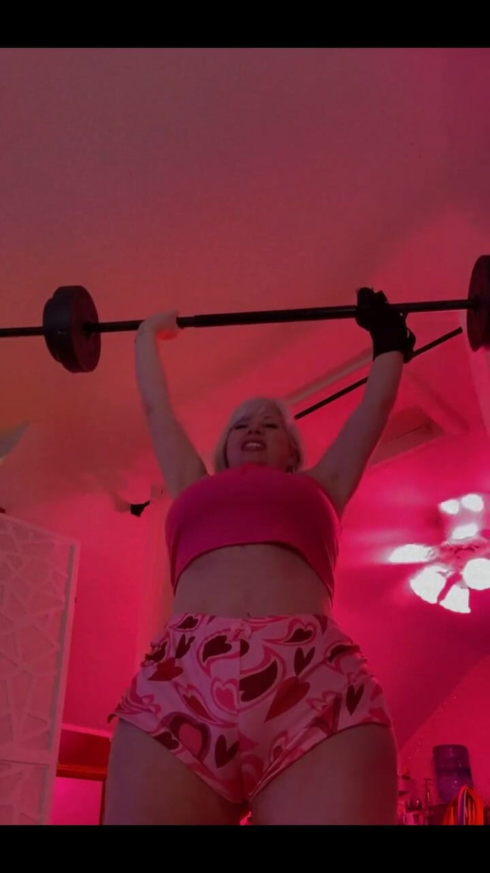 PaintedRose: Ridicare pentru a construi musculare păstra în mișcare înainte.