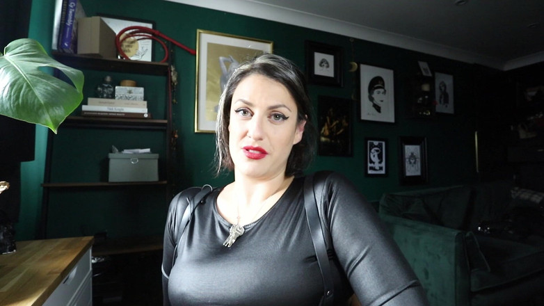 Countess diamond: La dominatrice della porta accanto