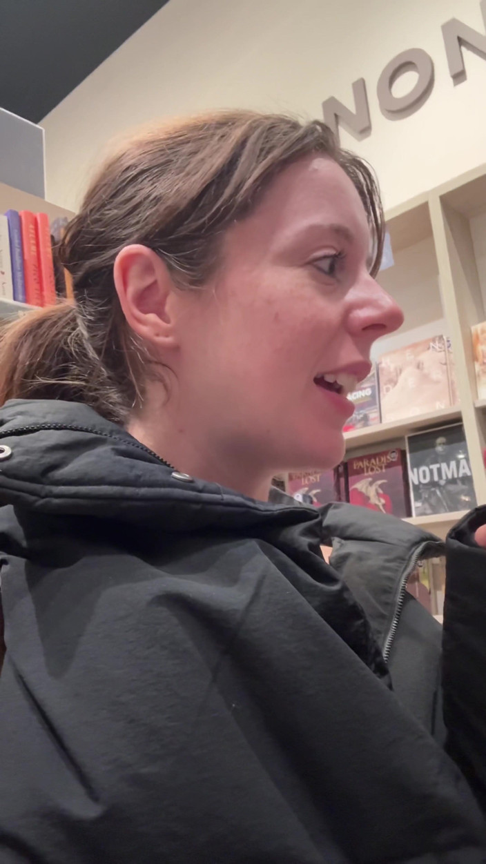 Nadia Foxx: Shopping per libri con il Mio vibratore dentro! Speriamo di...