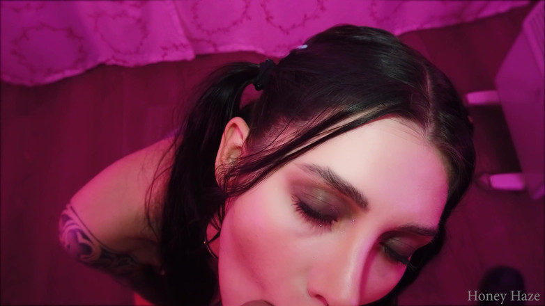 Honey Haze: Domácí kouření 18leté teenagerky. Zlato haze