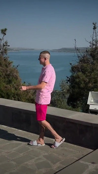 Ménage Bisessuale - Coppia Di Barbie Ha Attirato Un Uomo Che Li Ha Invitati a Un Sesso Caldo