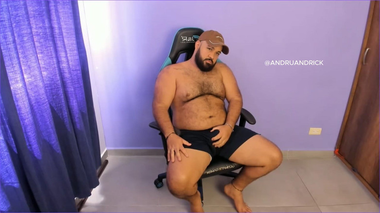 Andru y rick: Urso se masturbando no estúdio