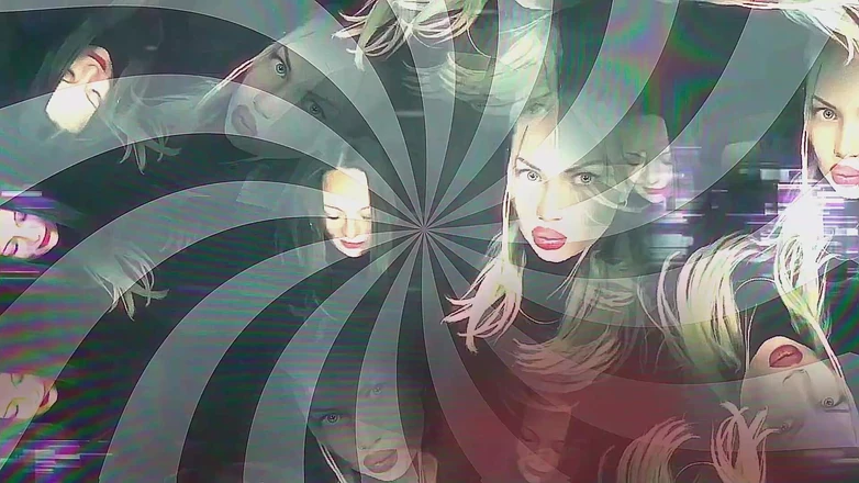 Goddess Misha Goldy: Labios rojos, cadenas ahumadas y duras, sin cerebro