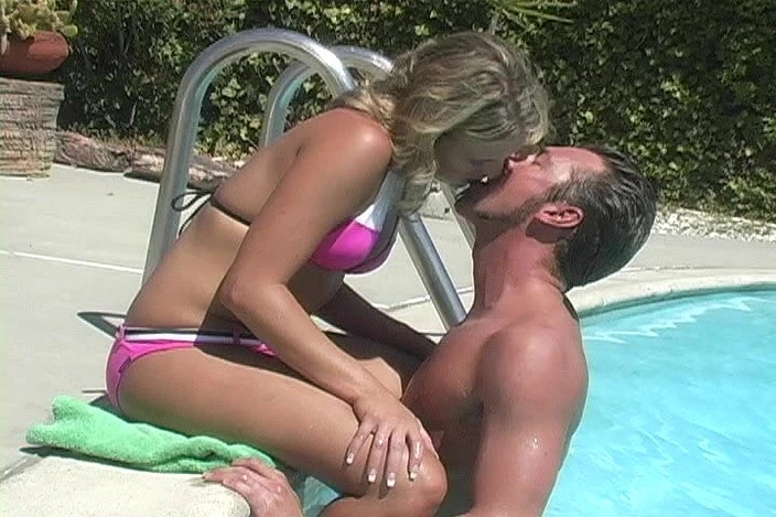 Outdoor pervs: Ficken am pool der nachbarschaft