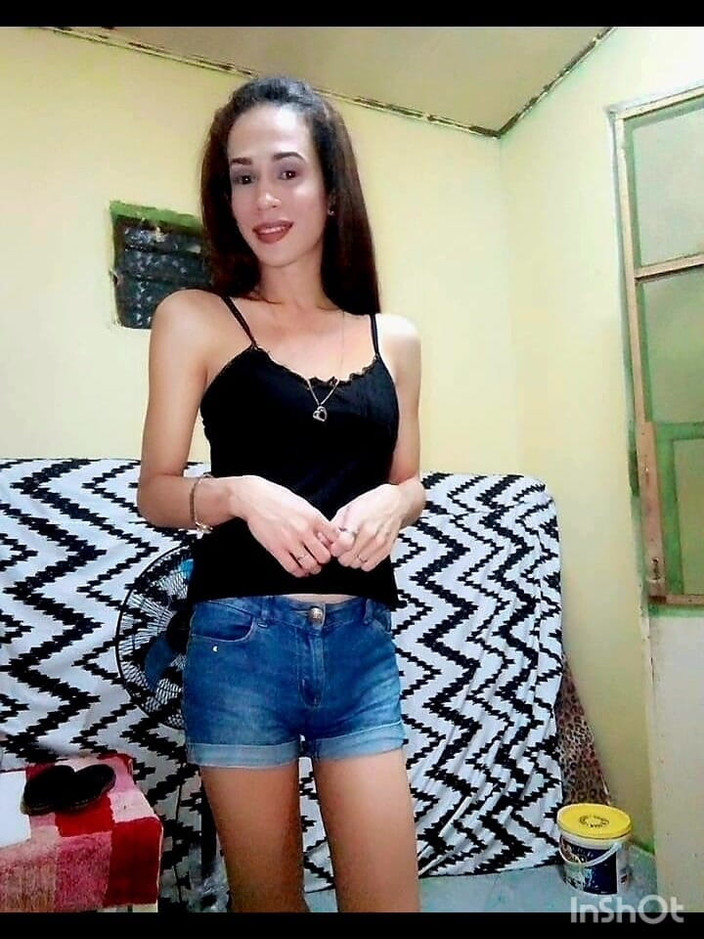 Ladyboy Karl: Chupar Lena