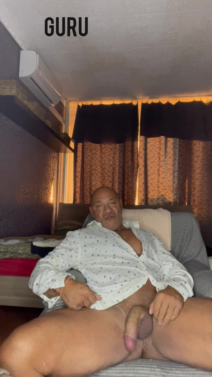 Mr. Guru: Bodybuilder solo, selbstgedrehtes wichsen