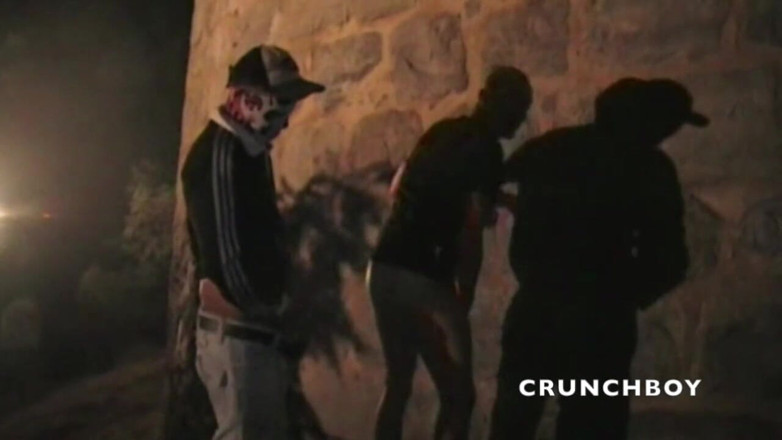 Sneaker gay: innocent young dude fucke dby a gangster outoor atnight