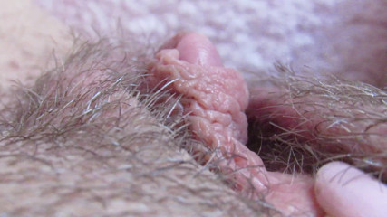Cuteblonde666: Extreme close-up op mijn harige poesje