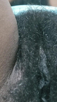 Sexy chlupatá kundička Zpomalený záběr zblízka šukání černé manželky