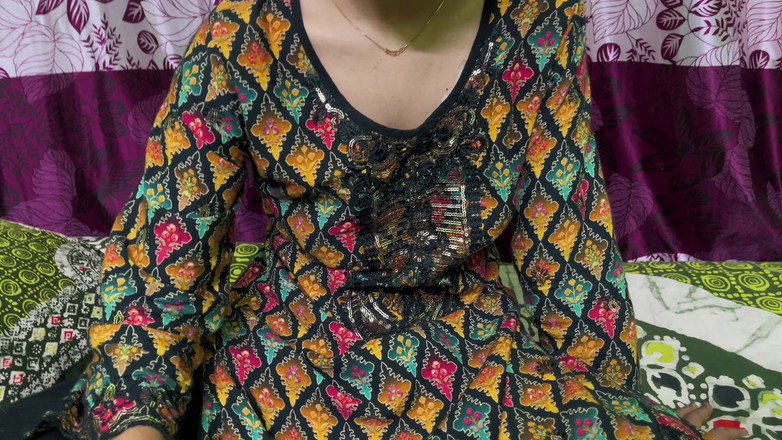 Kaleonjoybd: 로맨틱한 순간과 하드코어 섹스가 필요한 섹시한 바비