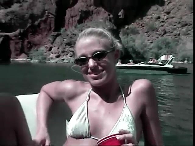 Cumming Soon: Blondă sexy și tip în formă se fute dur în pat după o...
