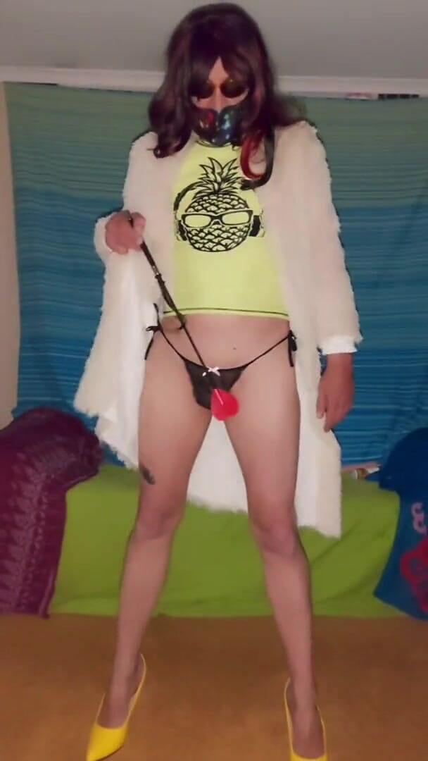 Lizzaali: Divirtiéndose en diferentes atuendos sexys