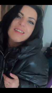 MILFycalla dapat banyak air mani pada downjacket tembam baru!