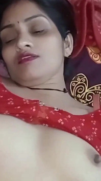 meri sauteli bahan ne paani se baahar choosa