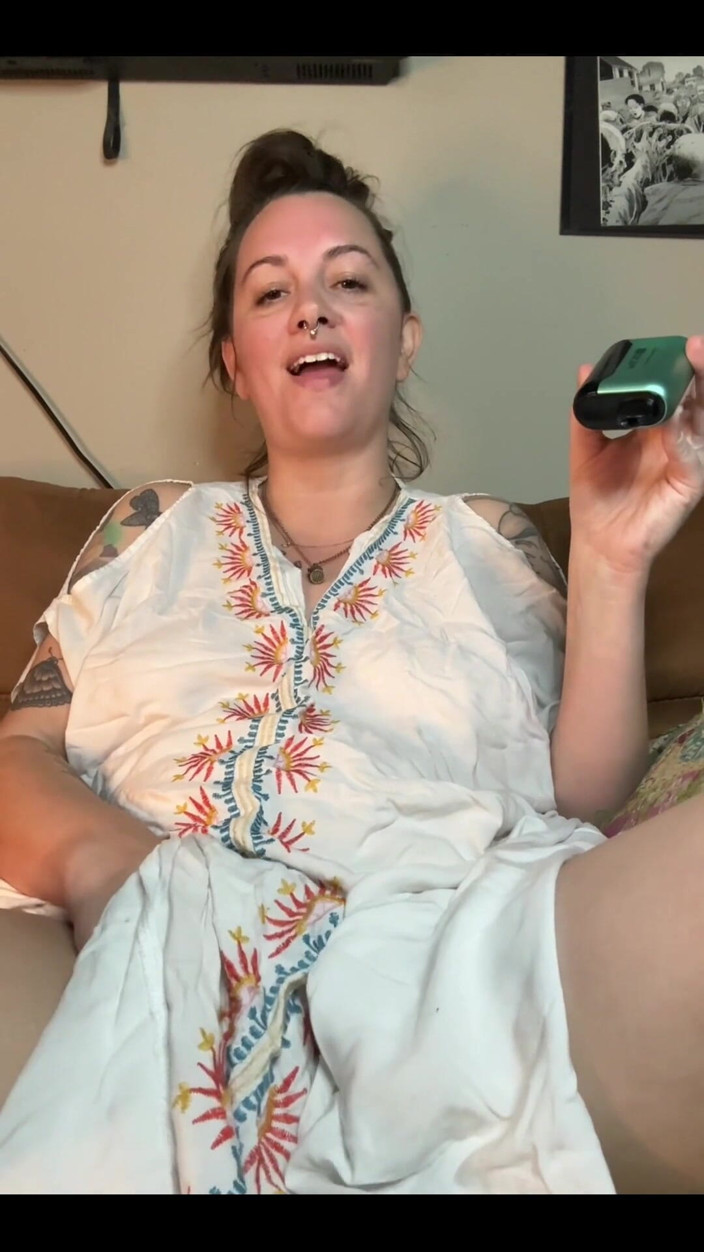 Chery Trees: Palenie fetyszu milf masturbacja