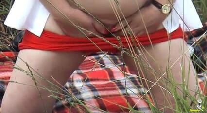 Dirty Doctors Clips: Studentessa monella speedybee a letto fuori dal college