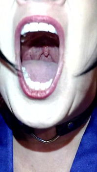 MILF Yawning-Unterhaltung