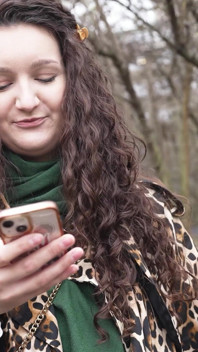 Německý skaut - Velká přírodní povislá prsa teen Alisa Horáková s chlupatou kundičkou na castingu šukání