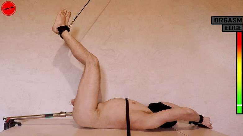 Tommy_1995: Contido hetero recebe tormento afiando por máquina de foder em...