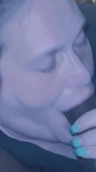 Monster gumjob bekommt monsterladung