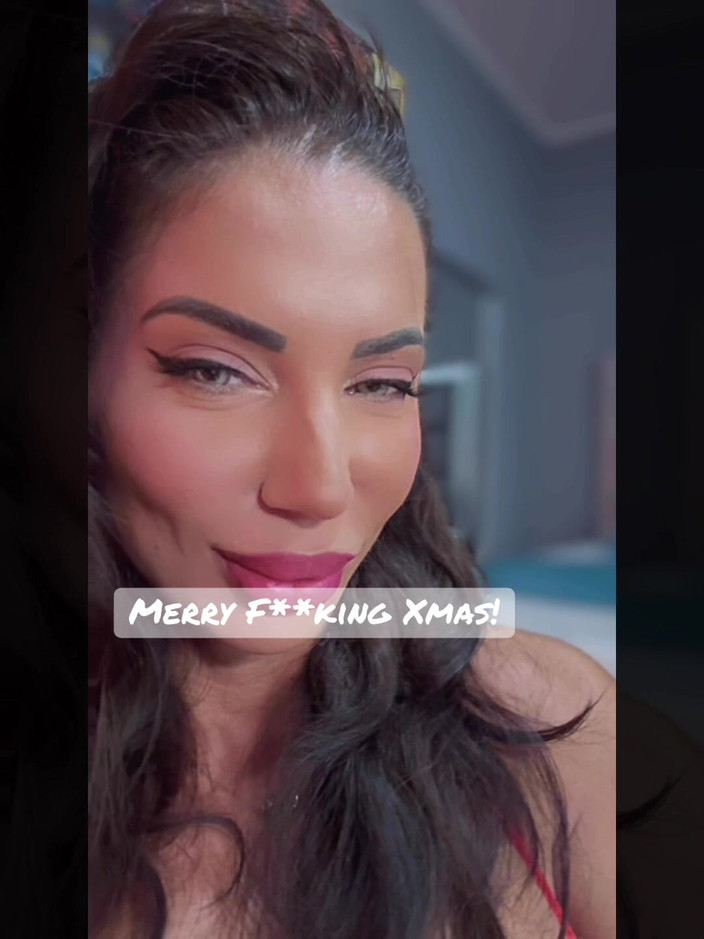 Alesyamuscledoll: Moș Crăciun sexy musculos