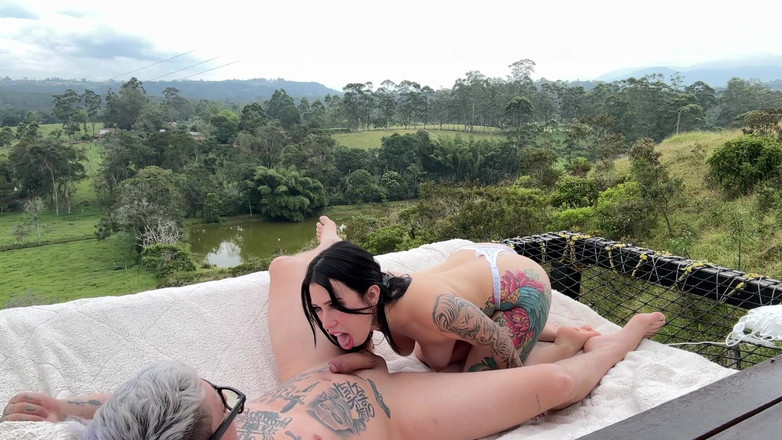 Katty Blake: Rock, kağıt veya Tiejera oynuyoruz, sonunda azgın üvey erkek kardeşime amımı...