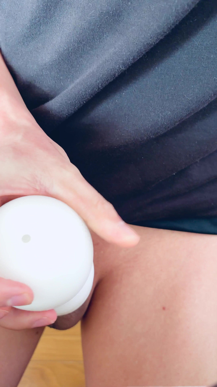 hueikun: Il ragazzo con un grosso prepuzio si masturba usando un...