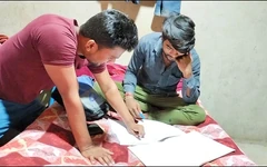 Pelajar Kolej Muda Kampung Desi India Dengan Masterji Muda