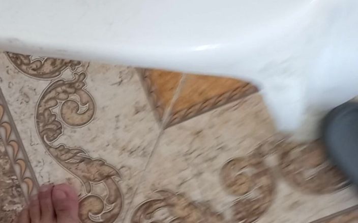Valkyrieandluigy: Real amateur chupando garganta profunda latina