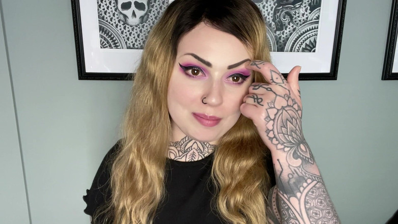 Miss Valentina: Chirurgia schimbului de sex al unui efeminat