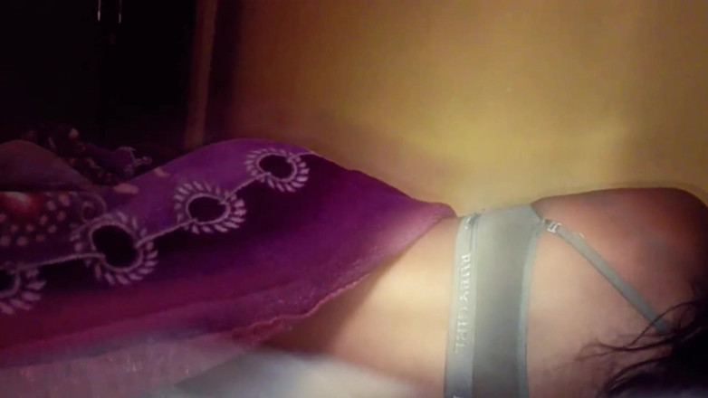 Shruti Gupta: Sharing the Same Bed with My Step Sister Cause I...