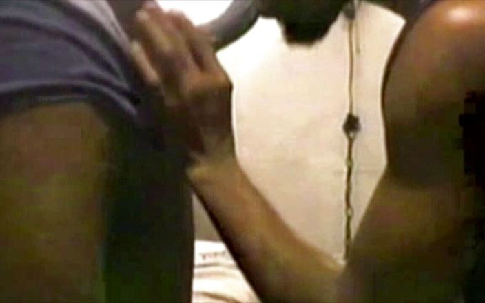GAY VINTAGE PORN: Vintage porno. Zwarte neukpartij in sox