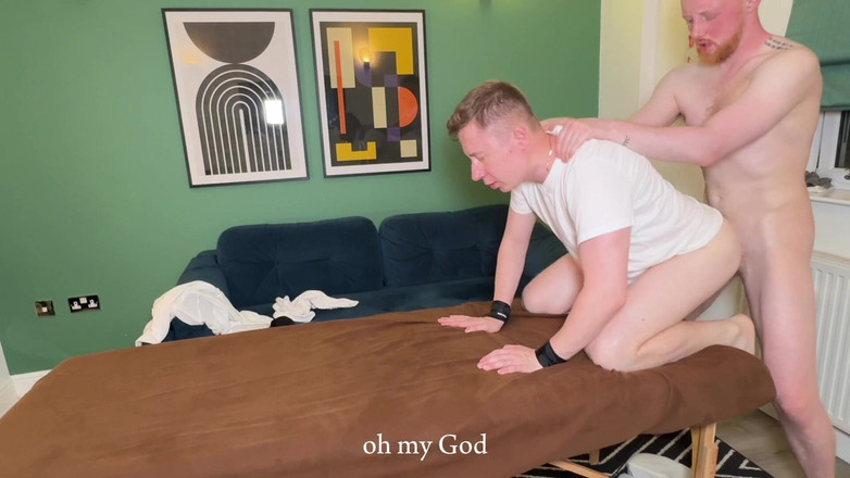 8IncherGinger: アルファのチンコがマッサージ中にお尻を突く