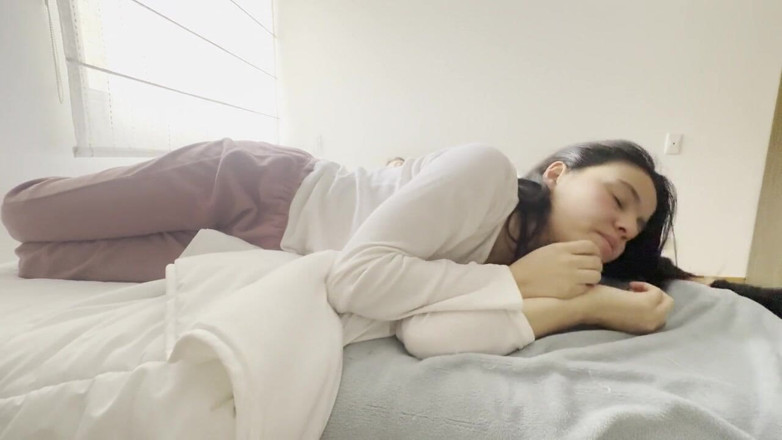 scarlettandc: เท้านางเดี่ยวของฉันบี้ฉัน ตบฉันด้วยเท้าจนฉันต้องช่วยตัวเอง