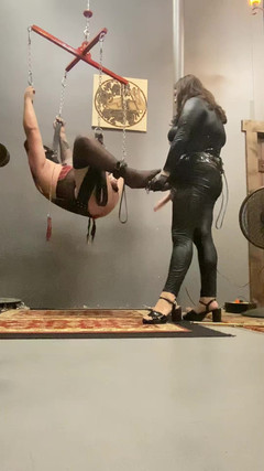 Mistress Scarlet Kiss: Сисси Handsfree преждевременно кончает в поясе целомудрия во время траха страпоном, и я унижаю его