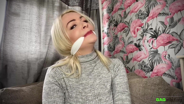 Gag Attack: Penny Lee - Vlastní rolák self gag
