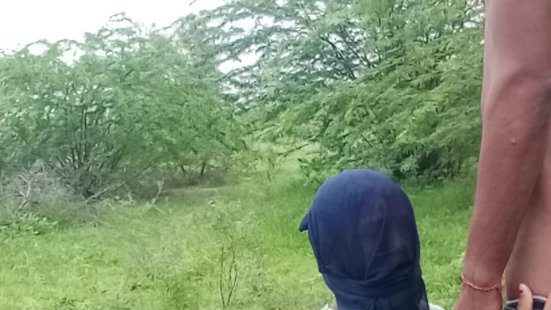 Guggu sec XXX: Desi Village Bhabhi's Hot Fuck in the Jungle
