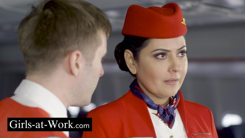 Girls At Work: Las azafatas disfrutan de la escala entre 2 vuelos