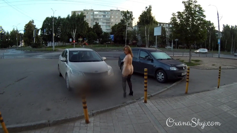 MILF Oxana: 알몸으로 따먹기