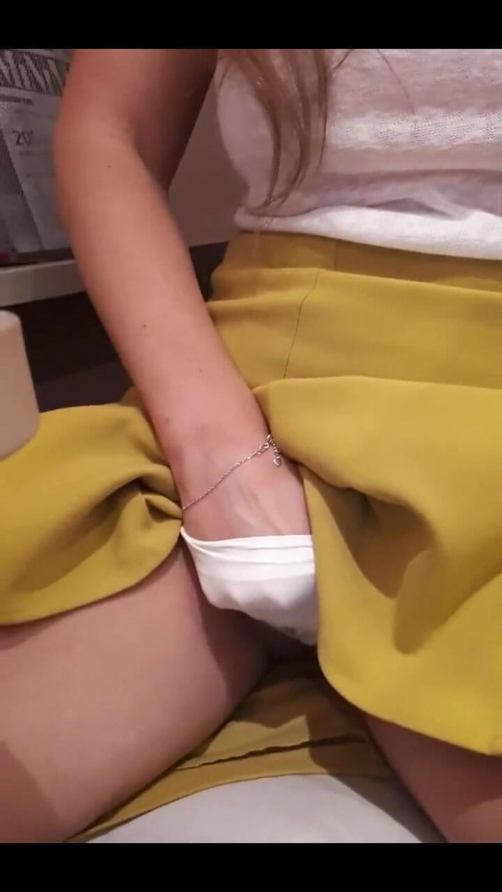 FrauleinP: No tuve la oportunidad de orinar hoy, así que Imy...