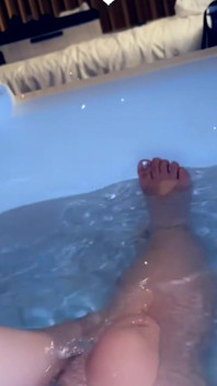Cada cu hidromasaj în camera de hotel