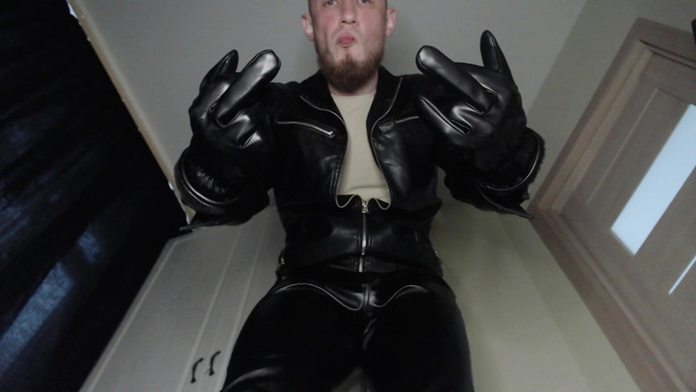 Hunky time: Boss in Leather Dominance