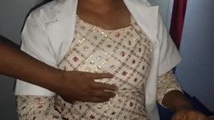 Nirman: Bác sĩ xinh đẹp Ấn Độ bị bệnh nhân đụ