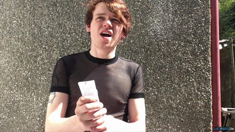 Lust for boys: Leo adora brincar com brinquedos anal