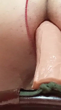 自分の尻を開けたまま見せるのが大好きです。