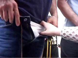 Galaxy Orgy: Mladá baculatá Italka má gangbang se spoustou swingers