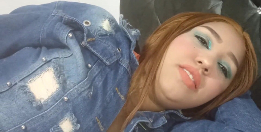 Pikaa6: Cristi chce hamburgera i kupiłem go dla niej, ale ona...