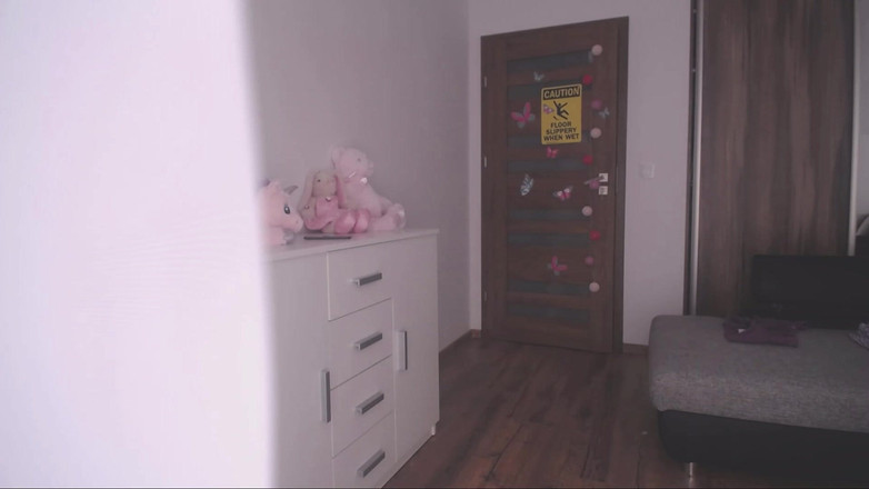 Emily Bee: Przyrodni brat ogląda na mnie kobiecy wytrysk pod prysznicem