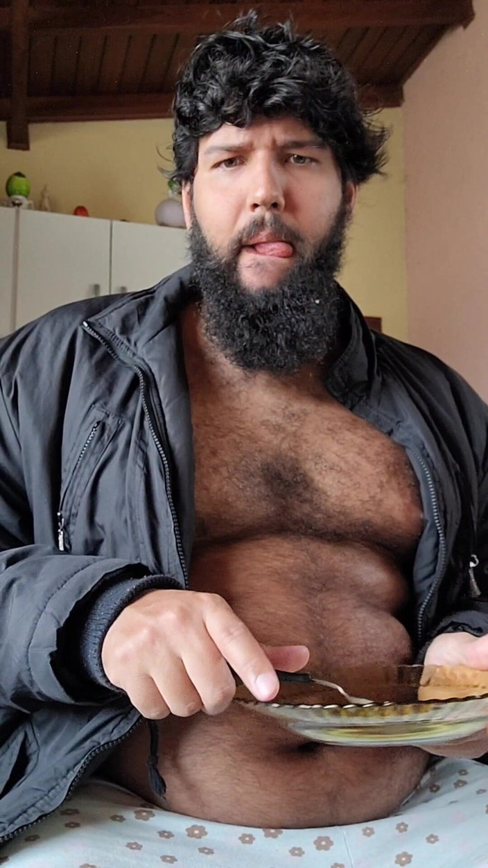 Luksmen1: Luksmen1gainer, burps, branlette, éjaculation, grosse, barbe, pulpeuse